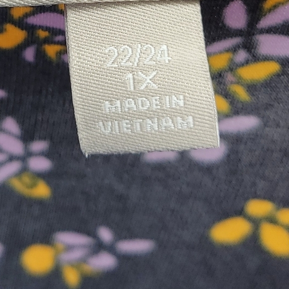 Woman Within Black Floral Stretchy Tunic With 3/4 Zip Sleeves Size 24 - Picture 6 of 12